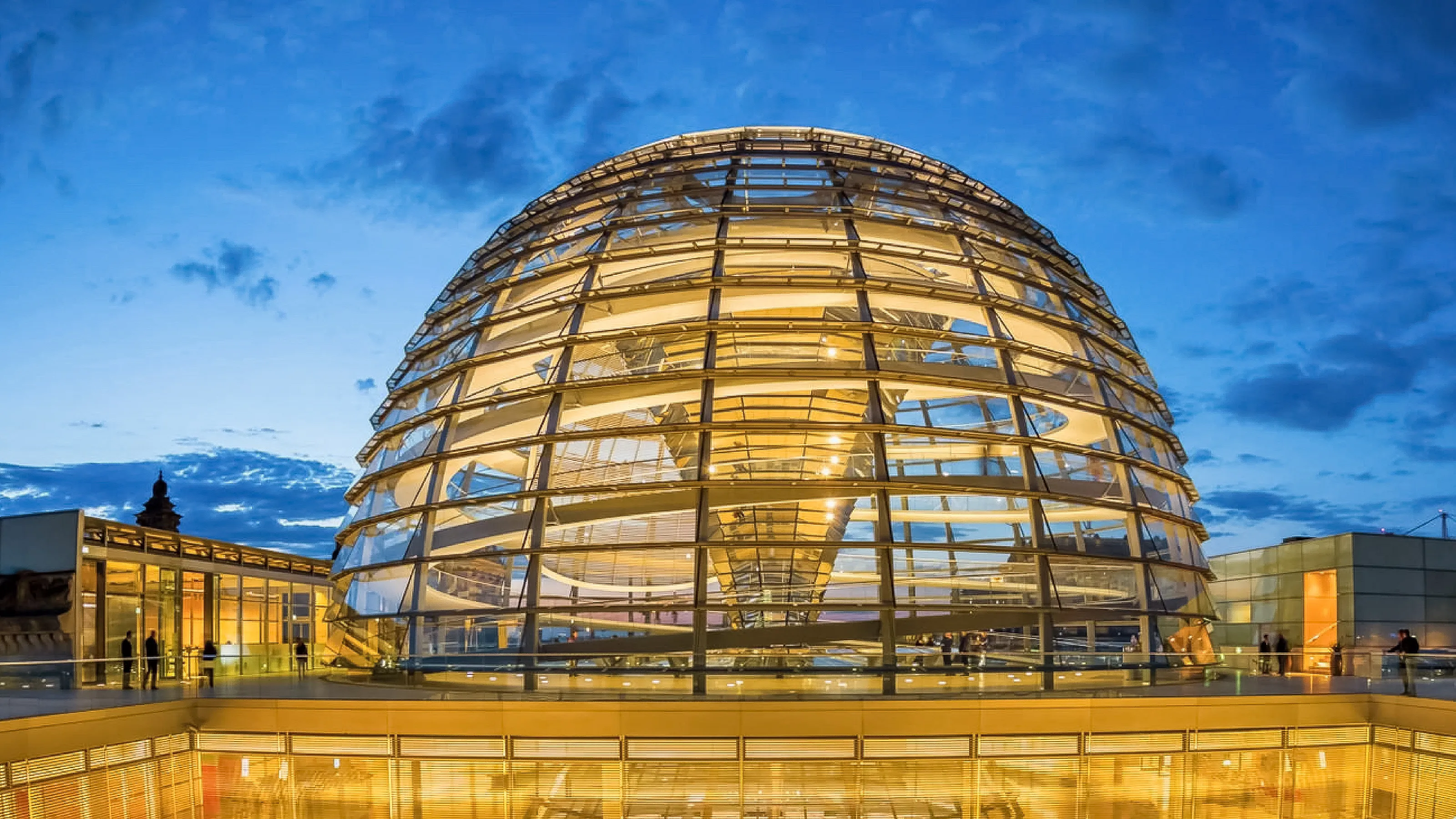 das_parlament_stage_optimiert.jpg